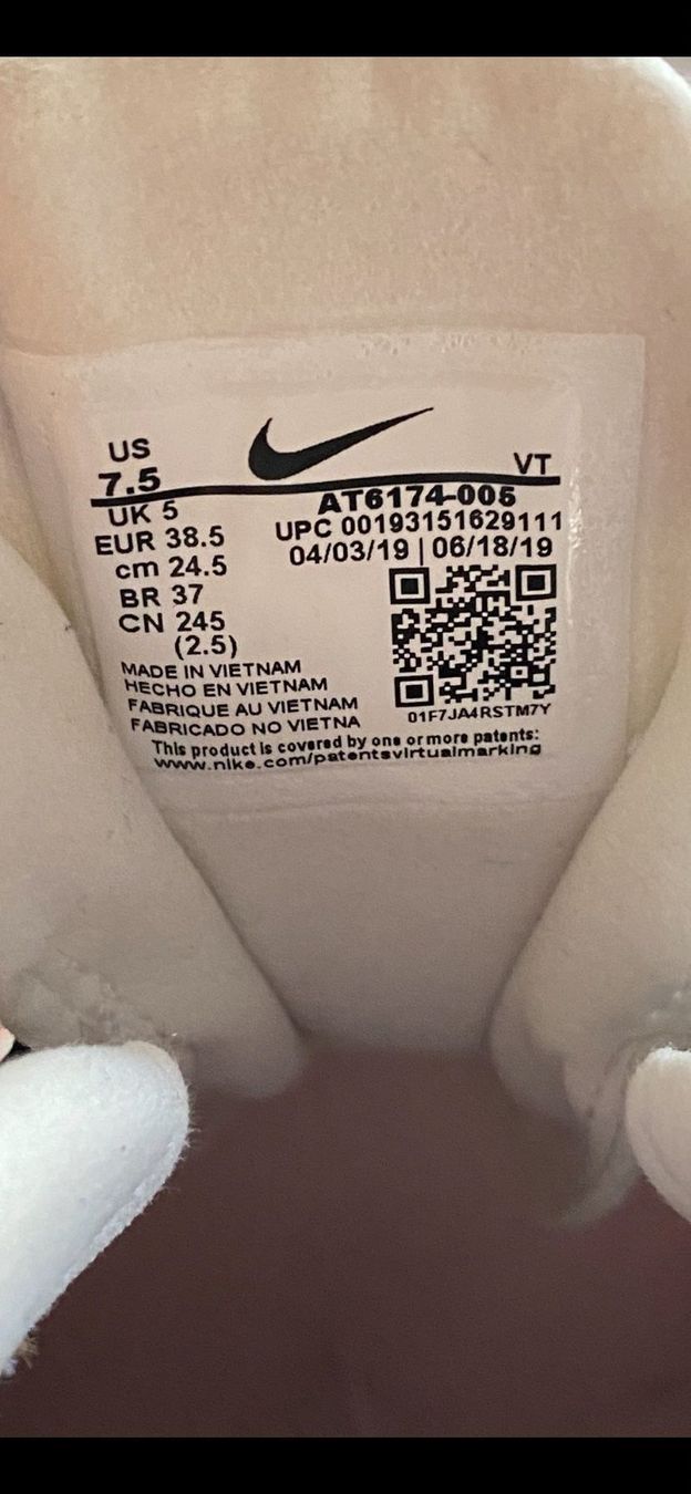 Nike Scarpe da donna: NIKE Air Max 270 React, Gr. 38,5, NEU – Nuovo e nell'imballaggio originale da Uetikon am See venduto da jlsfer 4