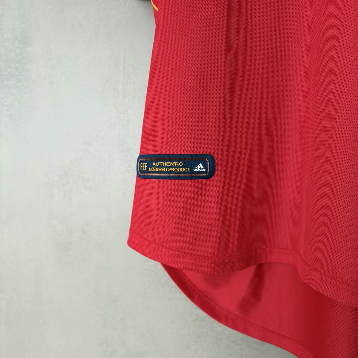 Adidas Canottiere & Pantaloni: Spanien Trikot Adidas Vintage 90s – Usato da Winterthur venduto da LaBodega 2