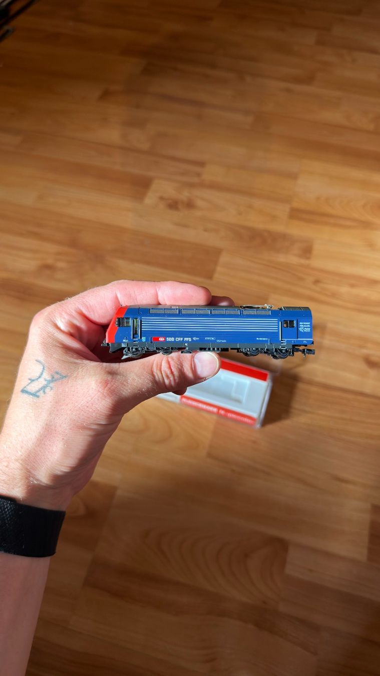 Fleischmann Modellini di ferrovie: Fleischmann SBB ZVV Re450 – Usato da Préverenges venduto da chrisch111