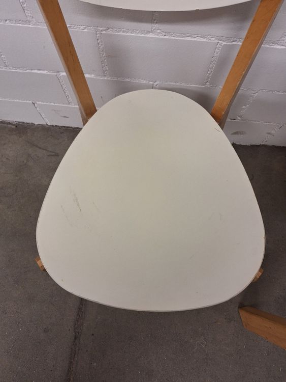 Runder Massivholztisch mit 2 Stühlen – Vintage (Gebraucht) in Zürich ...
