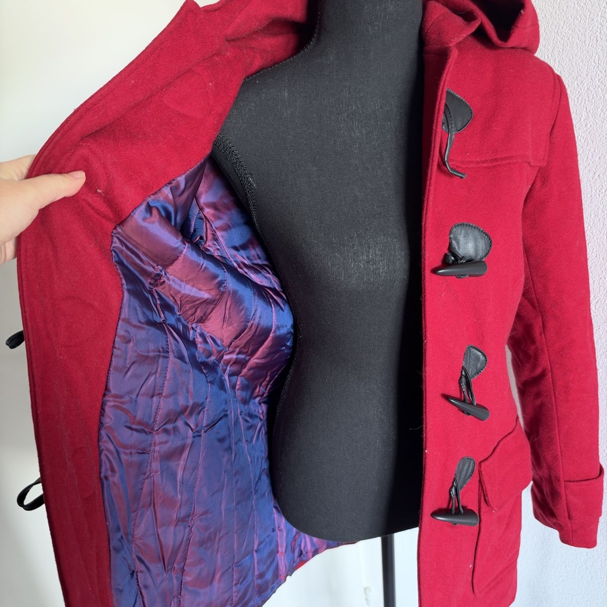 Cappotti: RED WOOL HOODED DUFFLECOAT  – Usato da Zofingen venduto da JumpInVintage 4