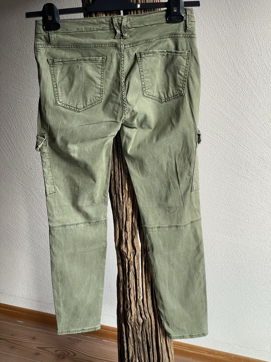 Zara Pantaloni: ZARA WOMAN PremiumDenimCollection Gr.38 – Usato da St. Moritz venduto da hdj_dd7v 2