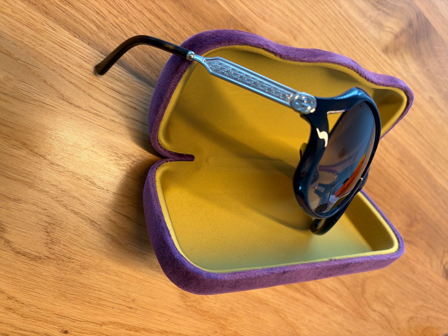 Gucci Brillen & Gläser: Sonnebrille von Gucci – Gebraucht aus Thalwil von Borozwei 1