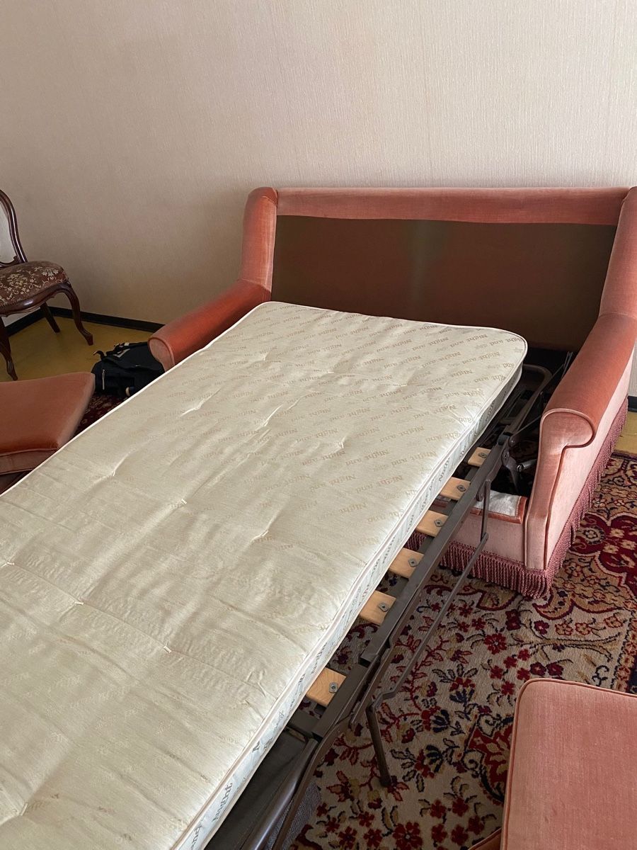 Sofas: Canapé-lit rose - dernier jour!! – Gebraucht aus Carouge GE von mar_xjk9 1