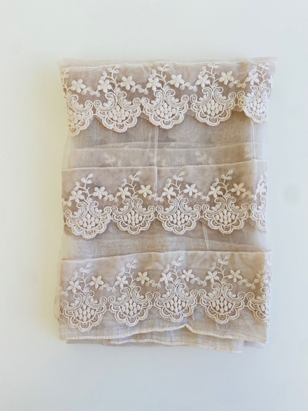Foulard & Sciarpe: Spitzenschal- 190x85cm – Nuovo e nell'imballaggio originale da Kriens venduto da LittleButton84 2