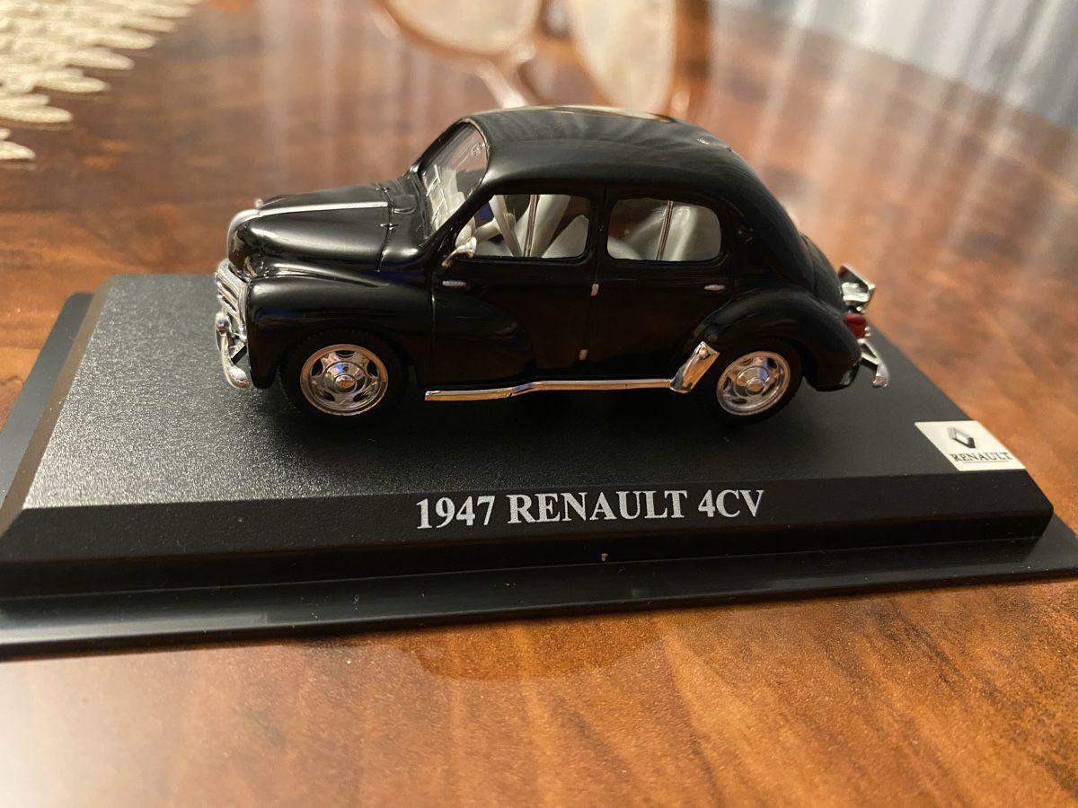 Renault Modellini d'auto: Renault 4CV 1947 – Nuovo e nell'imballaggio originale da St. Margrethen SG venduto da Alfista_159