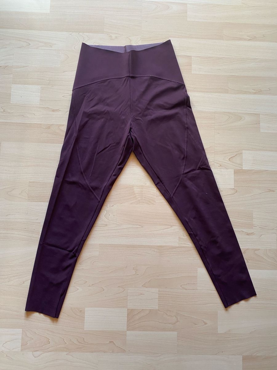 Oysho Leggings: Leggins Oysho bordeaux taille M comme neuf – Nuovo (secondo la descrizione) da Rubigen venduto da cam_drb7 2