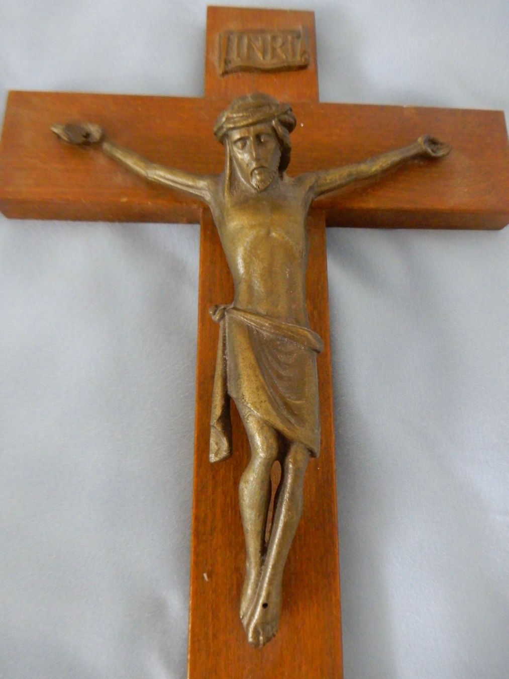 Articoli in legno: Antikes Holzkreuz mit Jesus – Usato da Rupperswil venduto da rubaz47 1