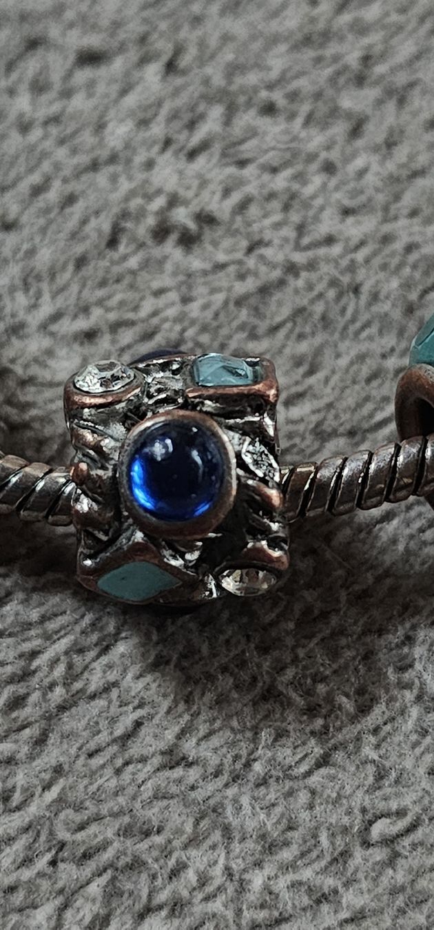 Armbänder & -reifen: Schönes Armband mit 7 Charms – Gebraucht aus Ferden von jemyce 5