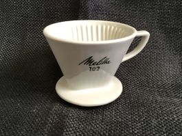 Alter Melitta Porzellan Filter 102 4 löchrig weiss