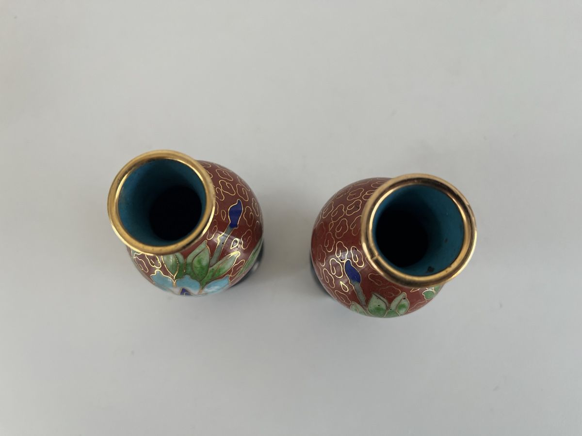 Tutte le decorazioni: 2 Cloisonné Väschen mit Unterstand – Usato da Wetzikon ZH venduto da seli03 5