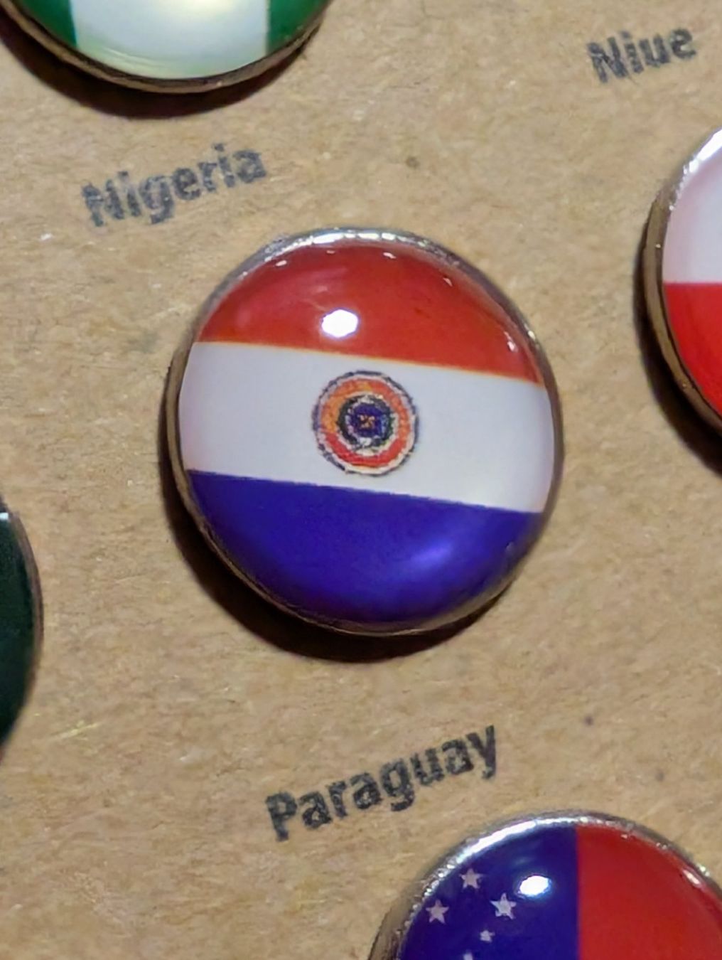 Plaketten & Abzeichen: Ansteckpin LW: Länderwappen – Gebraucht aus Oppligen von Pin-Fall-Shop