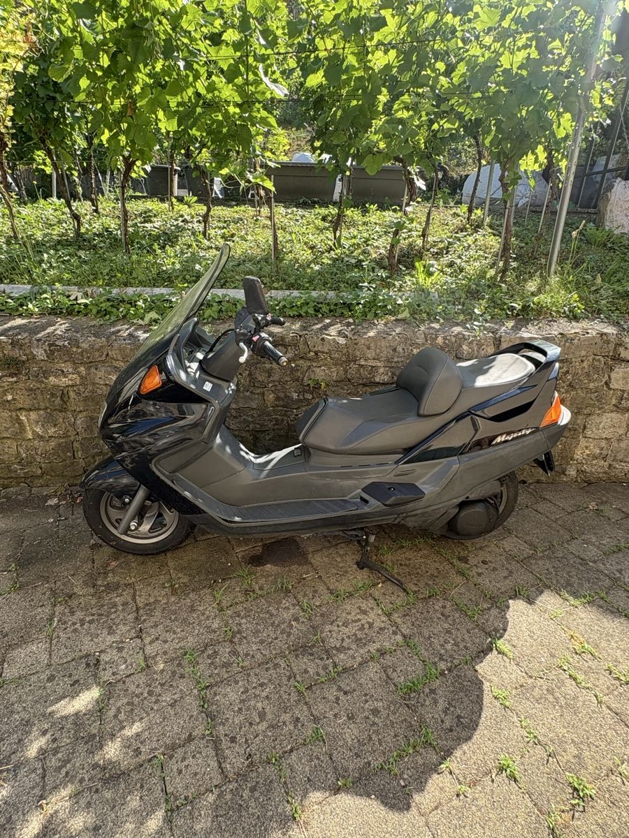 Yamaha Scooters: Yamaha 250cc Majesty Roller – Gebraucht aus Obermumpf von davetattoo 2