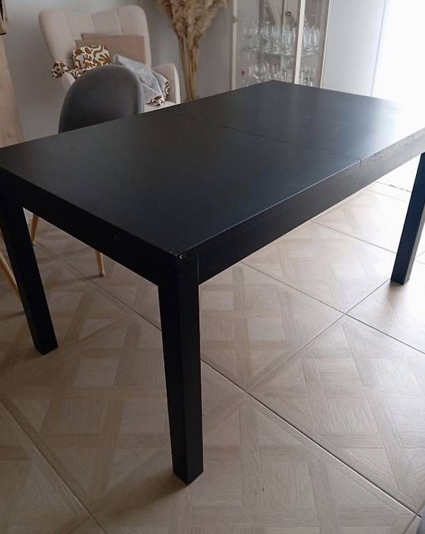 Tables: Table IKEA Bjursta – D'occasion à Etoy par art_w2nv