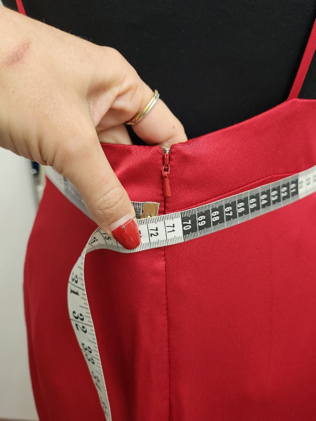 Vestiti: Rot kleid – Nuovo (secondo la descrizione) da Uster venduto da VMT. 6