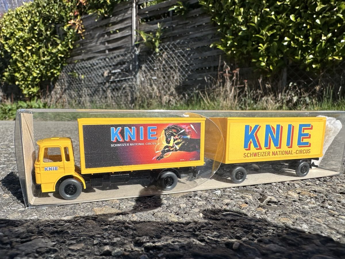 Kit di modellismo & Modellini statici: Set camions cirque Knie – Nuovo e nell'imballaggio originale da Coppet venduto da kenworth111 3