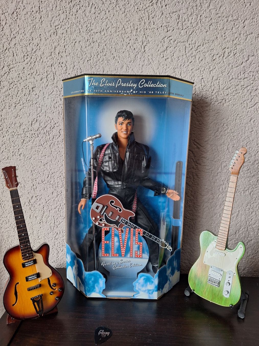 Puppen: Elvis Presley 30th anniversary poupée Mattel – Gebraucht aus Poliez-le-Grand von Shang15