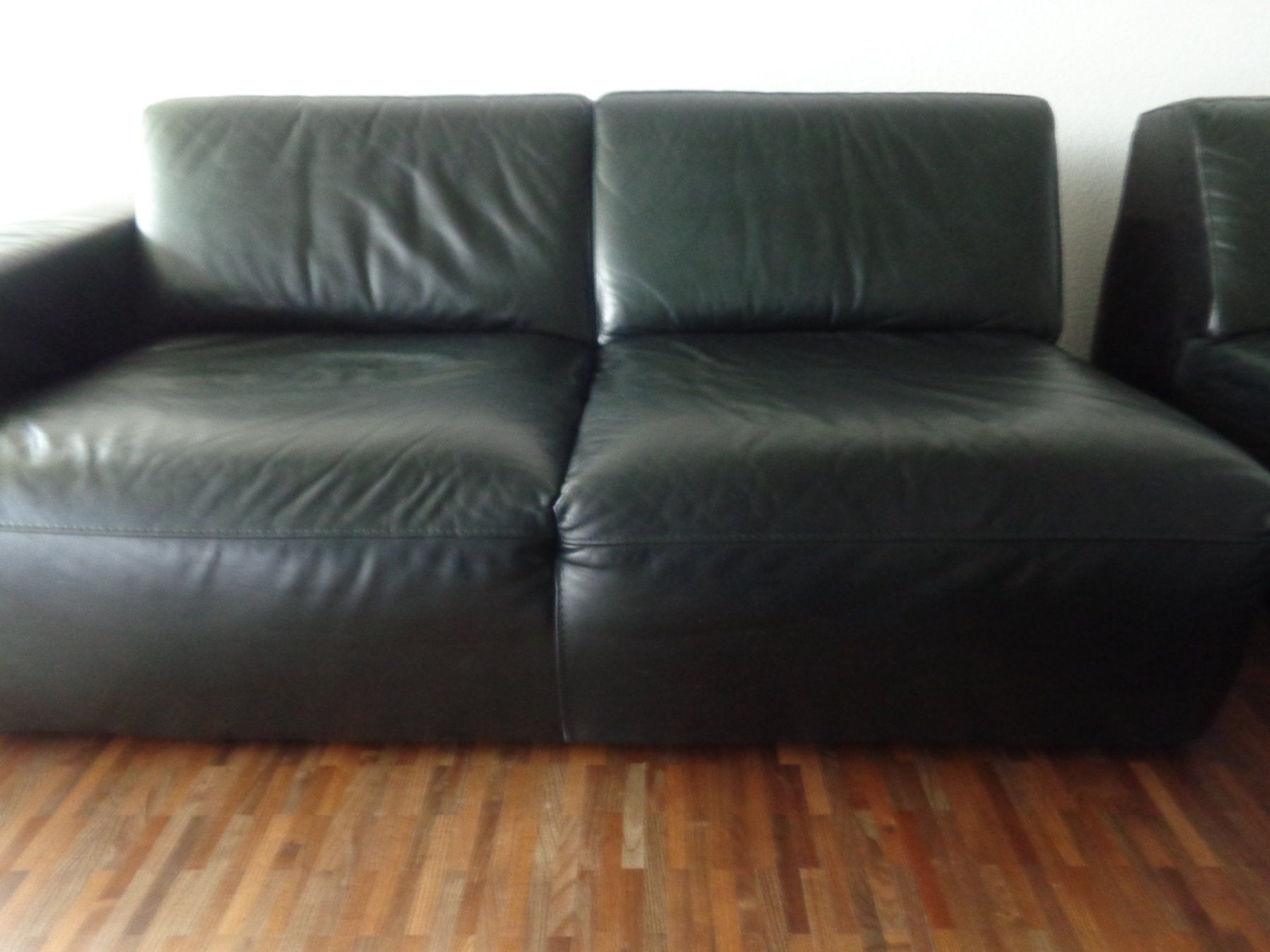 Sofas: Ledersofa zweiteilig von Möbelfachgeschäft mit Glastisch – Gebraucht aus Sirnach von spilo01 5