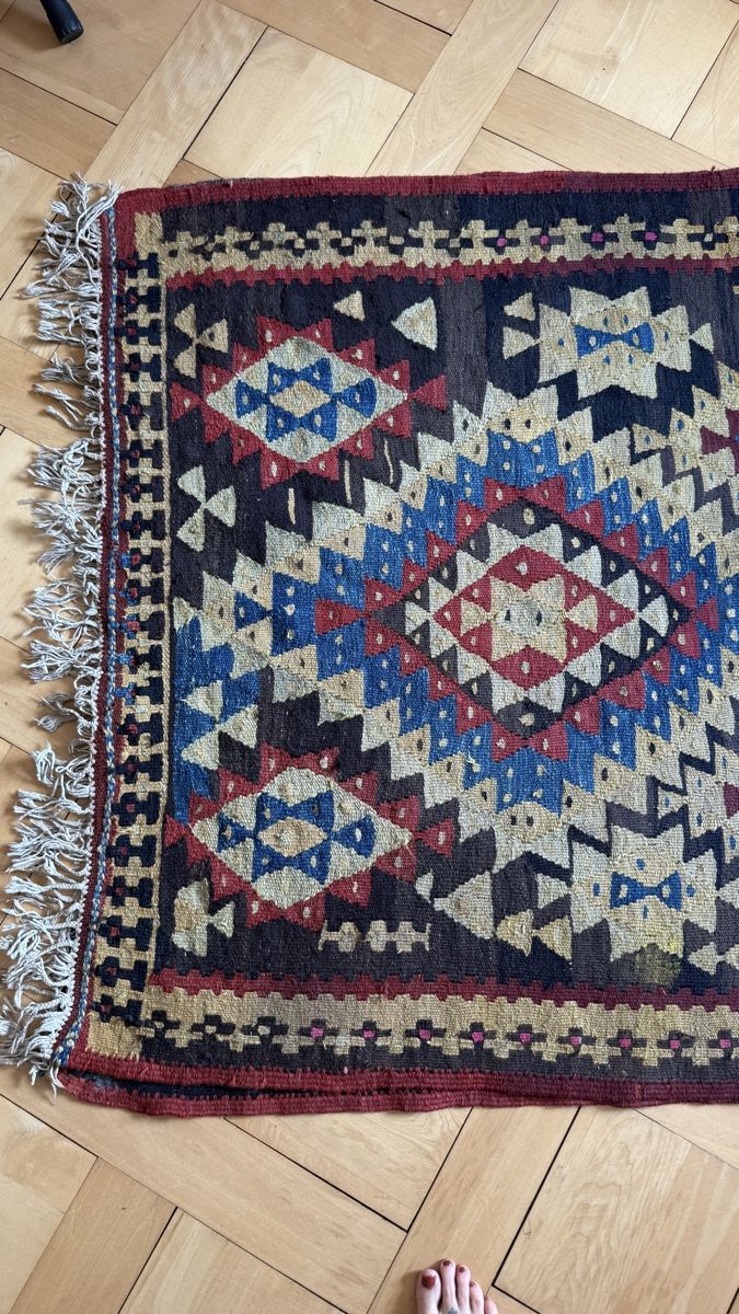 Tappeti: Wunderschöner Kilim Teppich aus Wolle – Usato da Zürich venduto da NorinaAurora 1