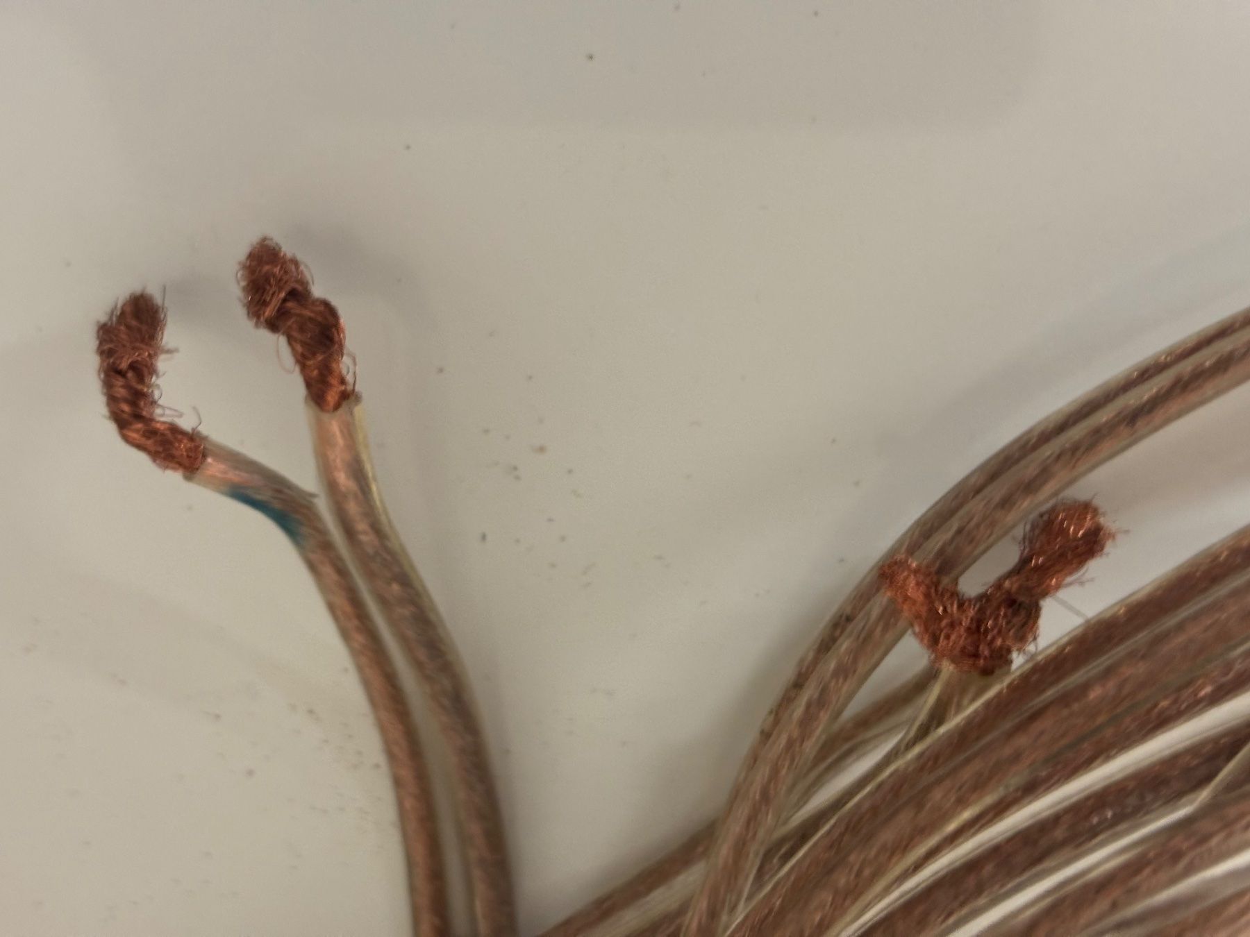 Câbles: 2 Lautsprecherkabel aus Kupfer – D'occasion à Wettingen par Wendemarket 3