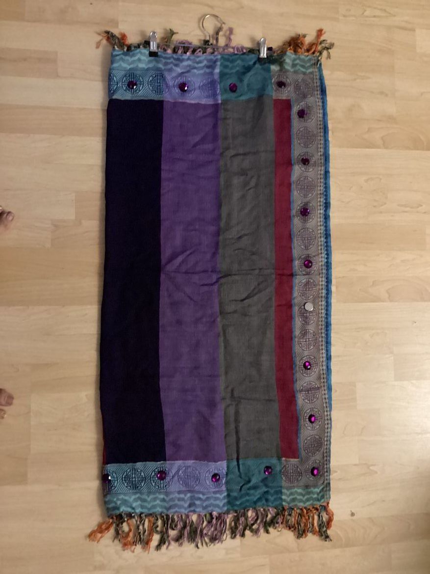 Foulards, Tücher & Schals: Vintage Schal, bunt und mit Deko-Steinen – Gebraucht aus Bad Zurzach von Hibiskus78 1