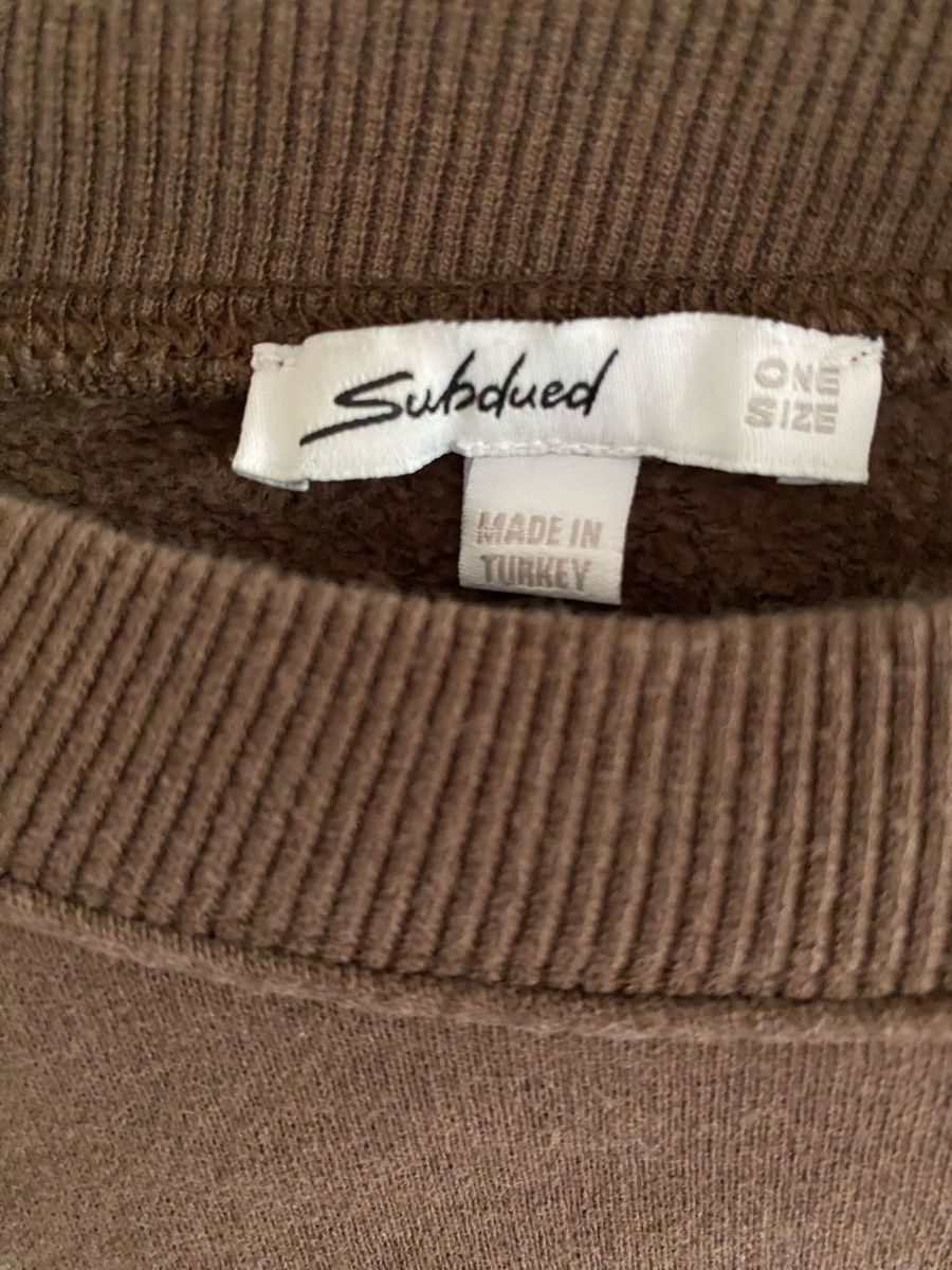 Pullover & Sweatshirts: „Subdued“ Pullover, One size – Gebraucht aus Neftenbach von ElenaLo 5