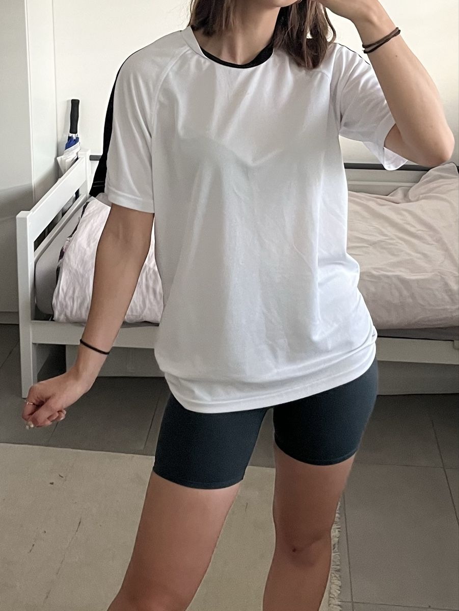 T-shirt: Haut de sport blanc taille M – Nuovo (secondo la descrizione) da Aigle venduto da sow_m7gm 2