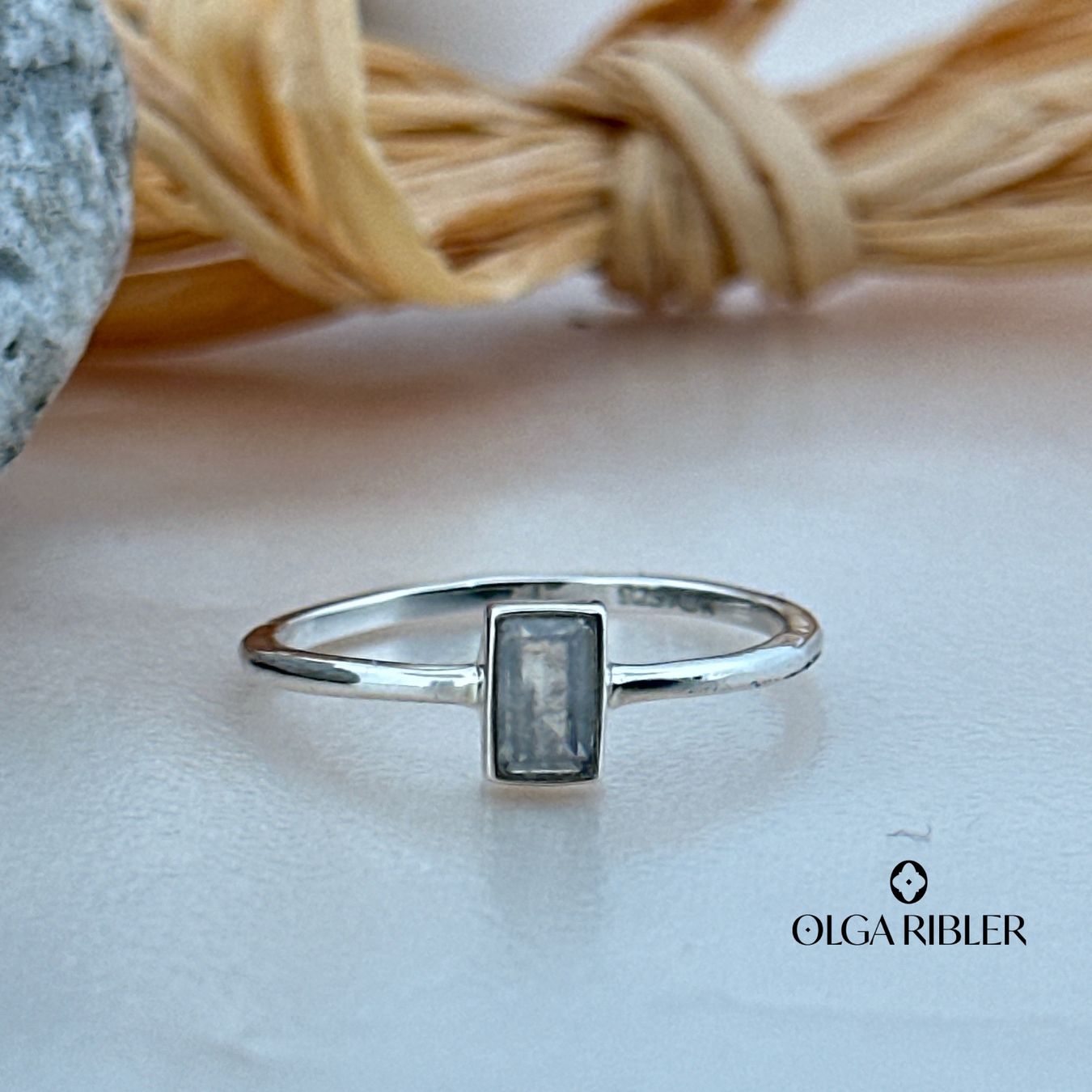 Olga Ribler Anelli: Silberring mit Mondstein, Gr. 54 – Nuovo (secondo la descrizione) da Luzern venduto da MonikaS03 1