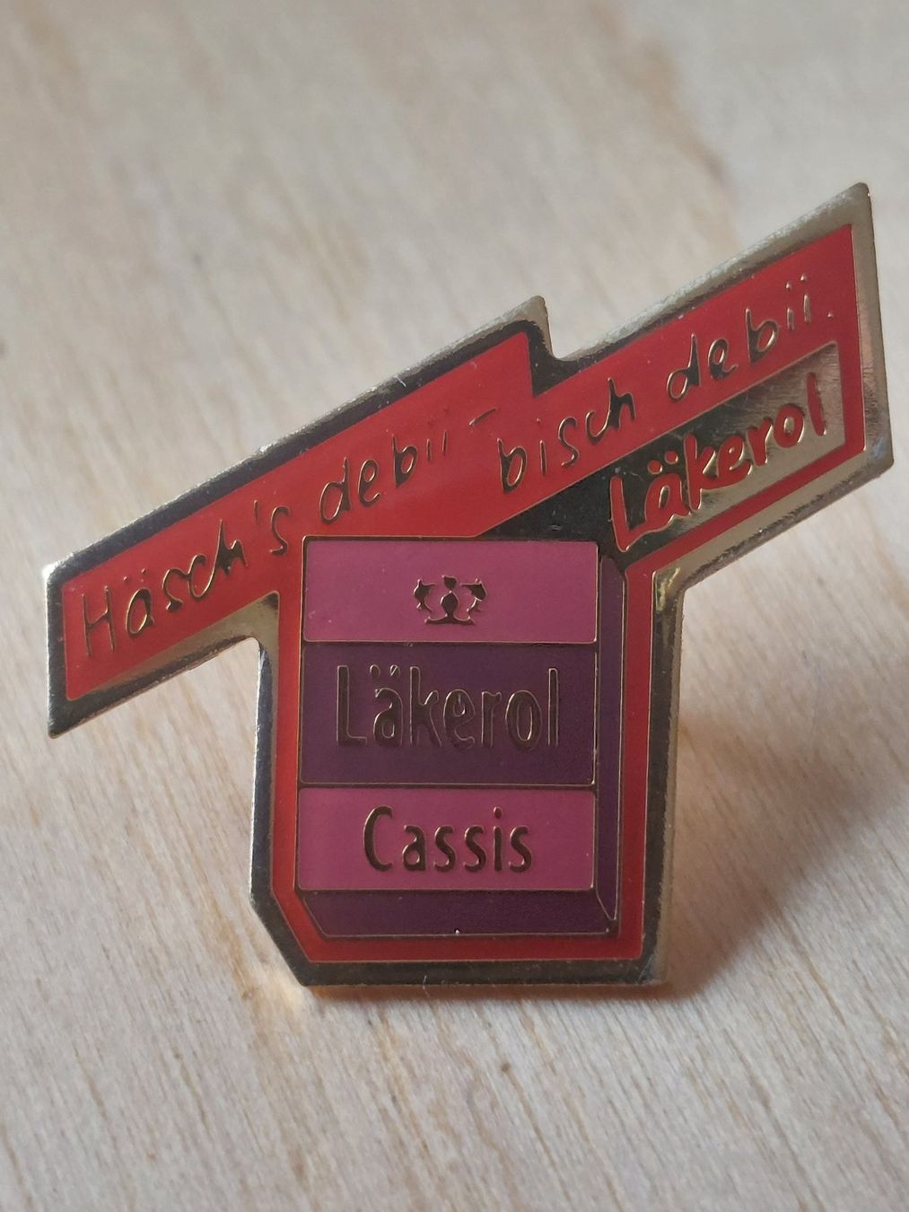 Placchette & Badge: LÄKEROL - PIN – Usato da Gipf - Oberfrick venduto da Esnoopy 4
