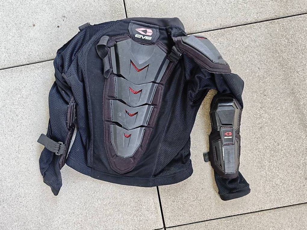 Protezioni & Imbottiture: Schutz Jacke comp suit junior EVS M – Usato da Baar venduto da leszek_wo