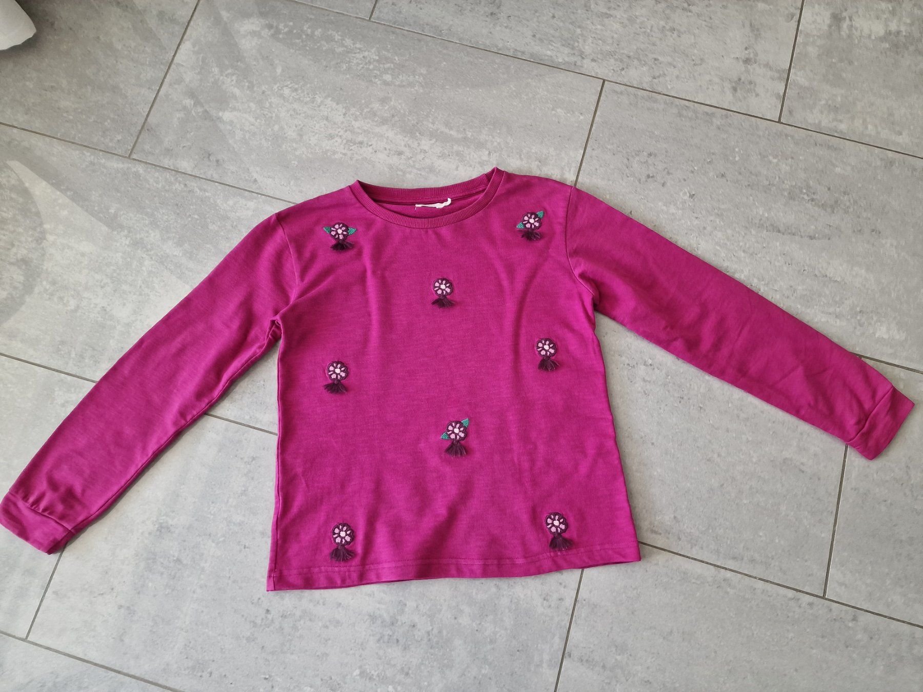 Pullover & Sweatshirts: Schöner Pullover von Sfera Gr. 128-140 – Gebraucht aus Wilen b. Wollerau von kaefer88
