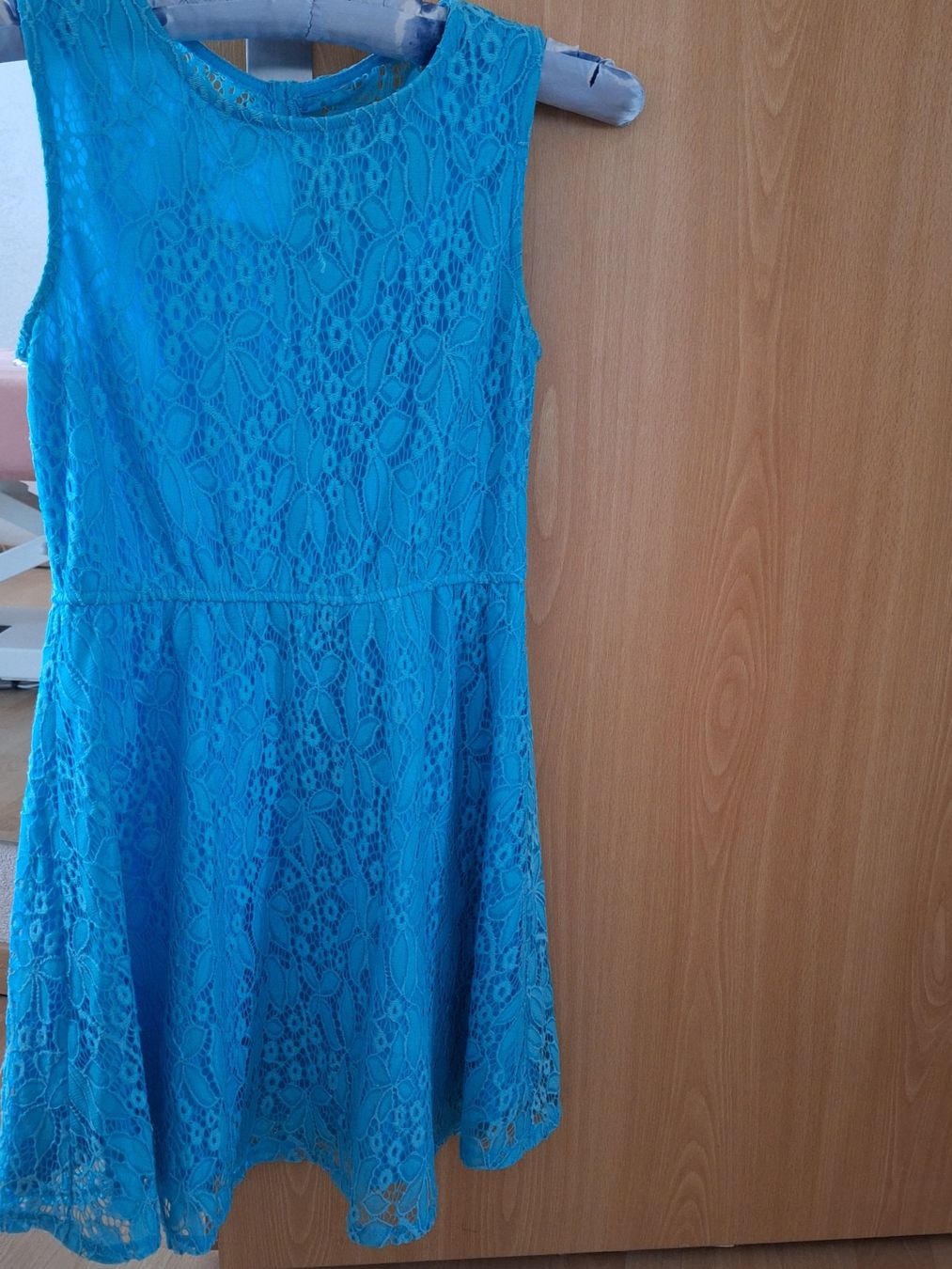 Vestiti & Gonne: Hellblaues Sommerkleid,mit Spitzen , Gr. 152 – Usato da Hettenschwil venduto da Schneuggi2 2