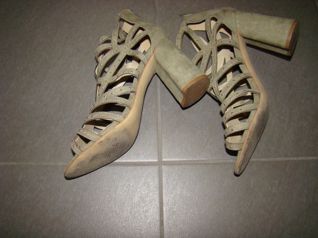 Scarpe da donna: Sandale verte / hübsche grüne Sandale – Nuovo (secondo la descrizione) da Lussery-Villars venduto da pousinete02 3