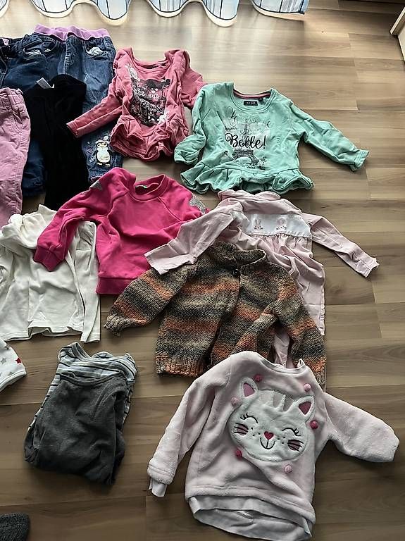 Lotti & Set di vestiti: Kleiderpaket Mädchen 92 warm, Winter,18 Teile – Usato da Pfungen venduto da nad_vt7k 4