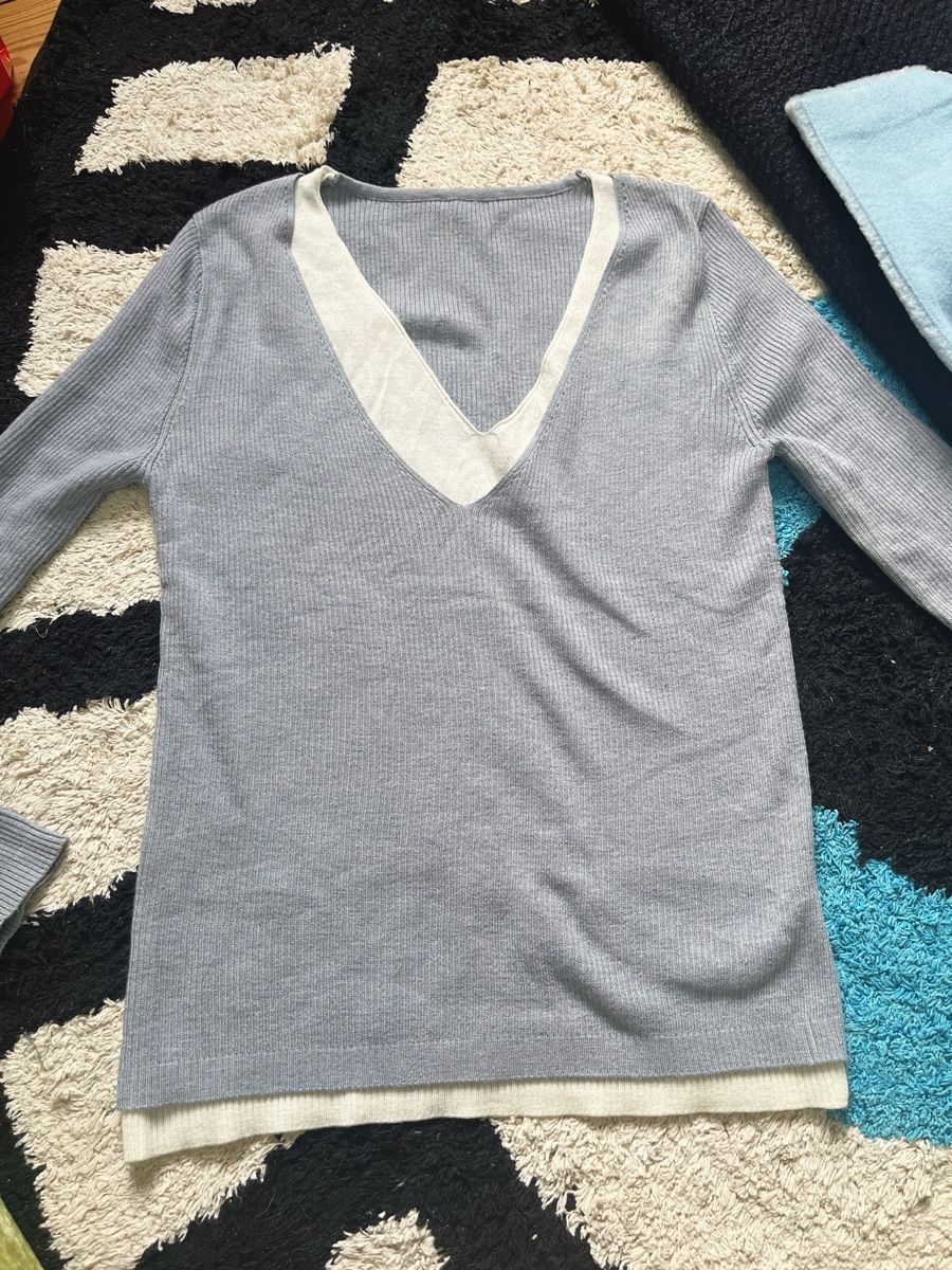 Top: Comfy wool silk blend  Top with V-Neck s – Nuovo (secondo la descrizione) da Basel venduto da 550_ckp6 4
