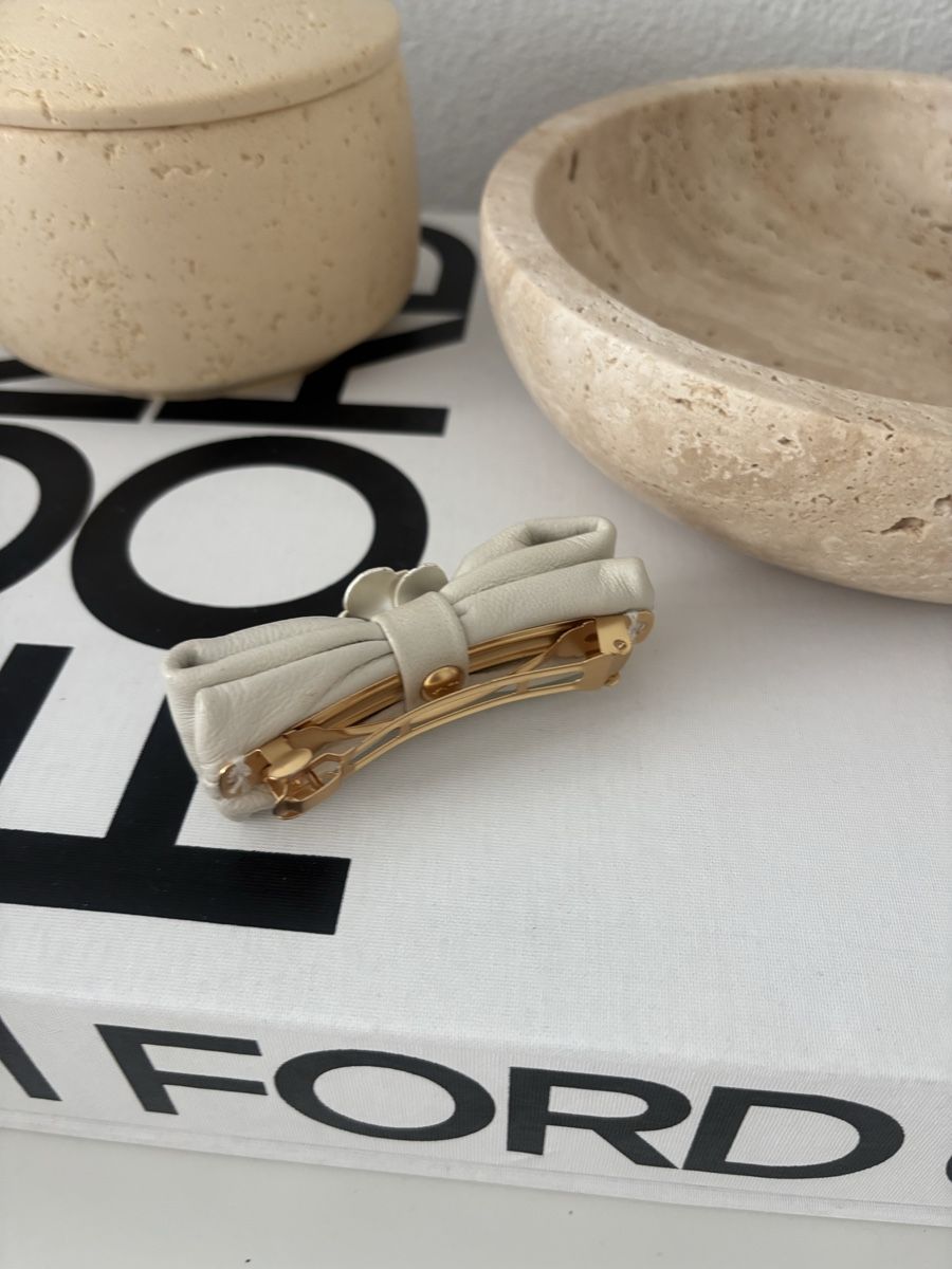 Accessori per capelli: Hairclip in Beige Camelia – Nuovo (secondo la descrizione) da Horgen venduto da len_qjz9 1
