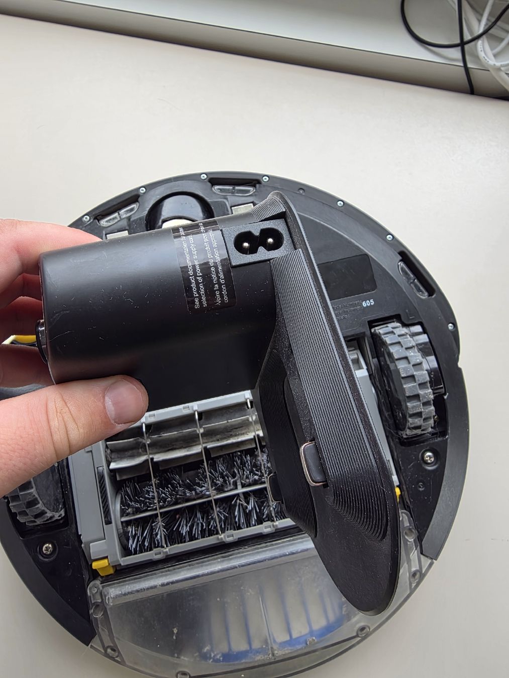Irobot Aspirapolveri & Accessori: iRobot Roomba 605 – Usato da Biberist venduto da Volo28 4