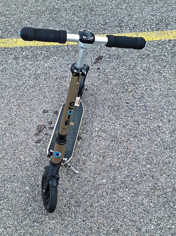 Kickboard: Trottinette Micro Suspension Bronze – Usato da Gland venduto da PCSL 1