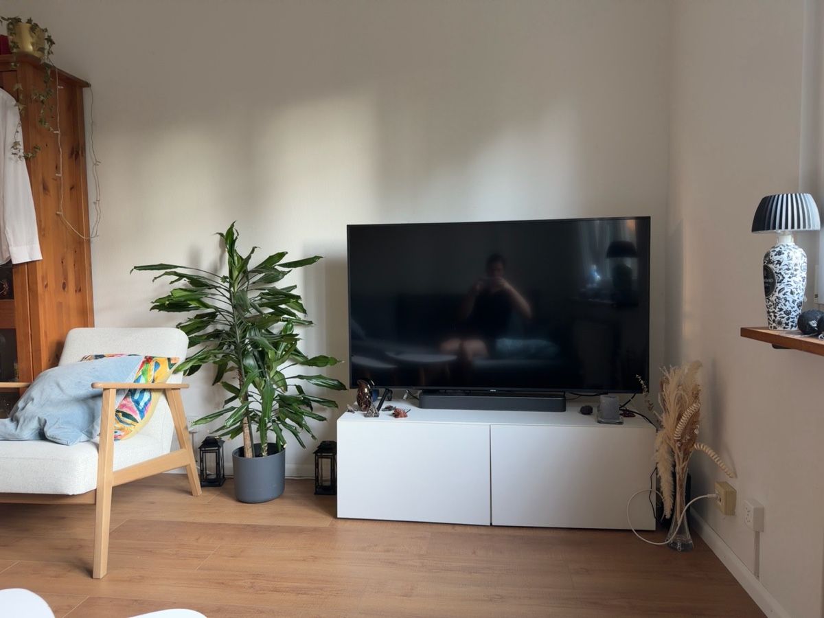 Ikea TV Möbel: TV Lowboard (IKEA Besta) – Gebraucht aus Binningen von celineemarie