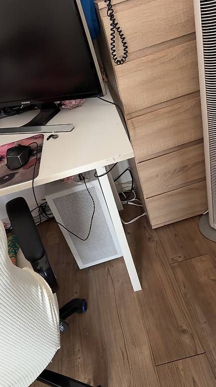 Scrivanie: Bureau blanc  – Usato da Massongex venduto da foc_nkx9 1