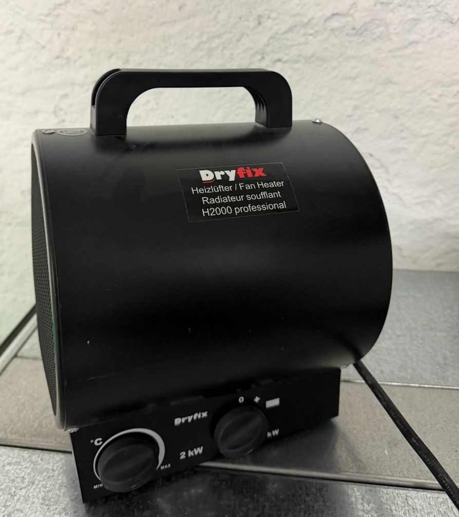 Radiatori: Dryfix H2000 Heizlüfter 2kW – Usato da Zürich venduto da LiveLab 1