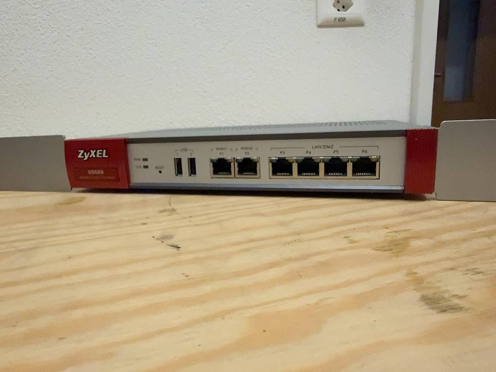 Zyxel Firewall: Firewall - Zyxel Usg60 – Usato da Zürich venduto da mehralswohnen