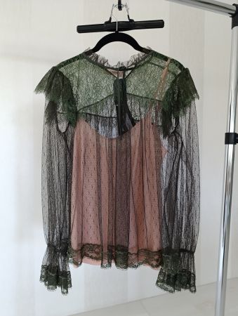 Grüne Spitze Bluse mit Rüschen, Gr. S , Neu mit Etikette