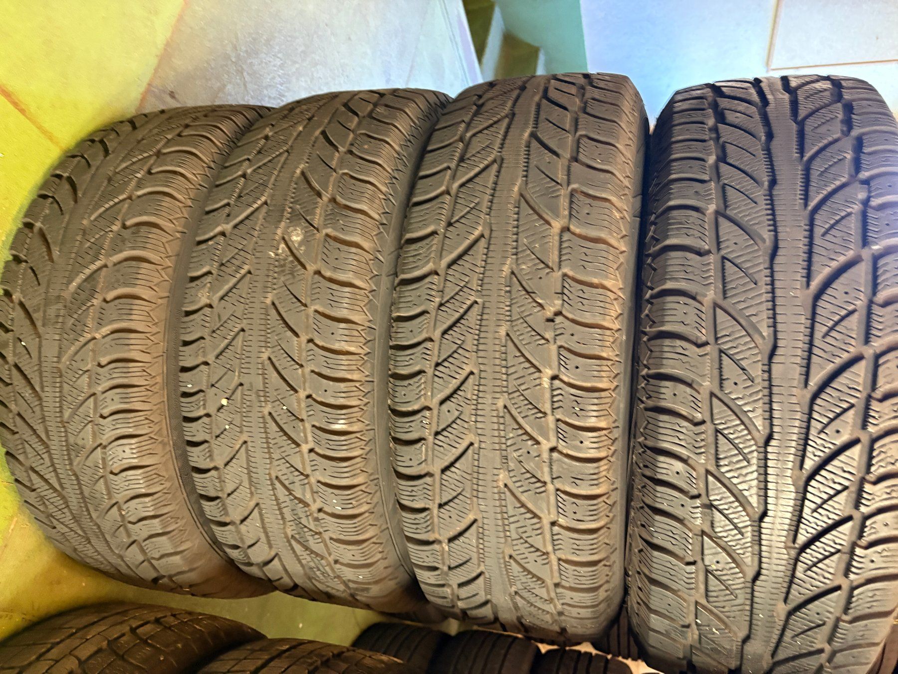 Pneus & Kompletträder: Winterräder 215/70 R16 – Gebraucht aus Kaltbrunn von Steoli74