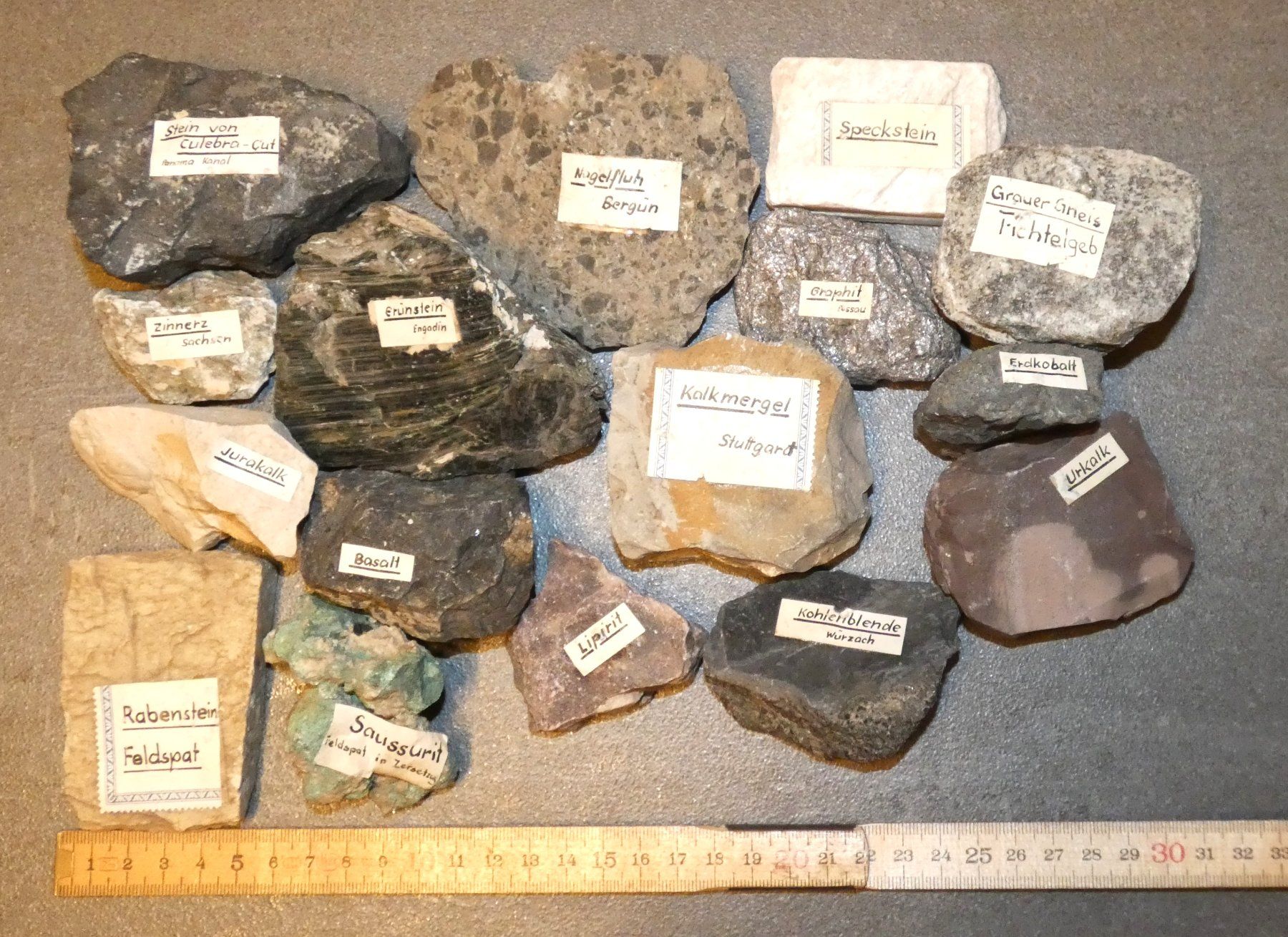 Minerali & Pietre curative: Alte Steinsammlung – Usato da Scuol venduto da SAK
