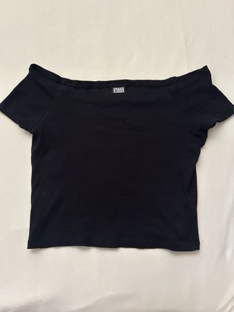 Urban Classics cropped T-shirt with a boat neckline. 