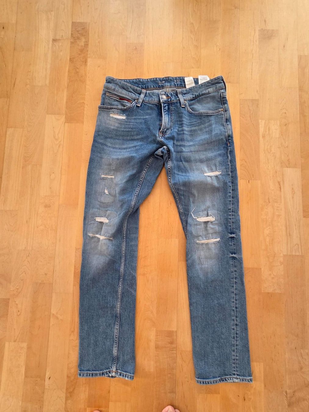 Tommy Hilfiger Jeans: Tommy Jeans Slim Scanton – Usato da Brügg BE venduto da Paesi1919