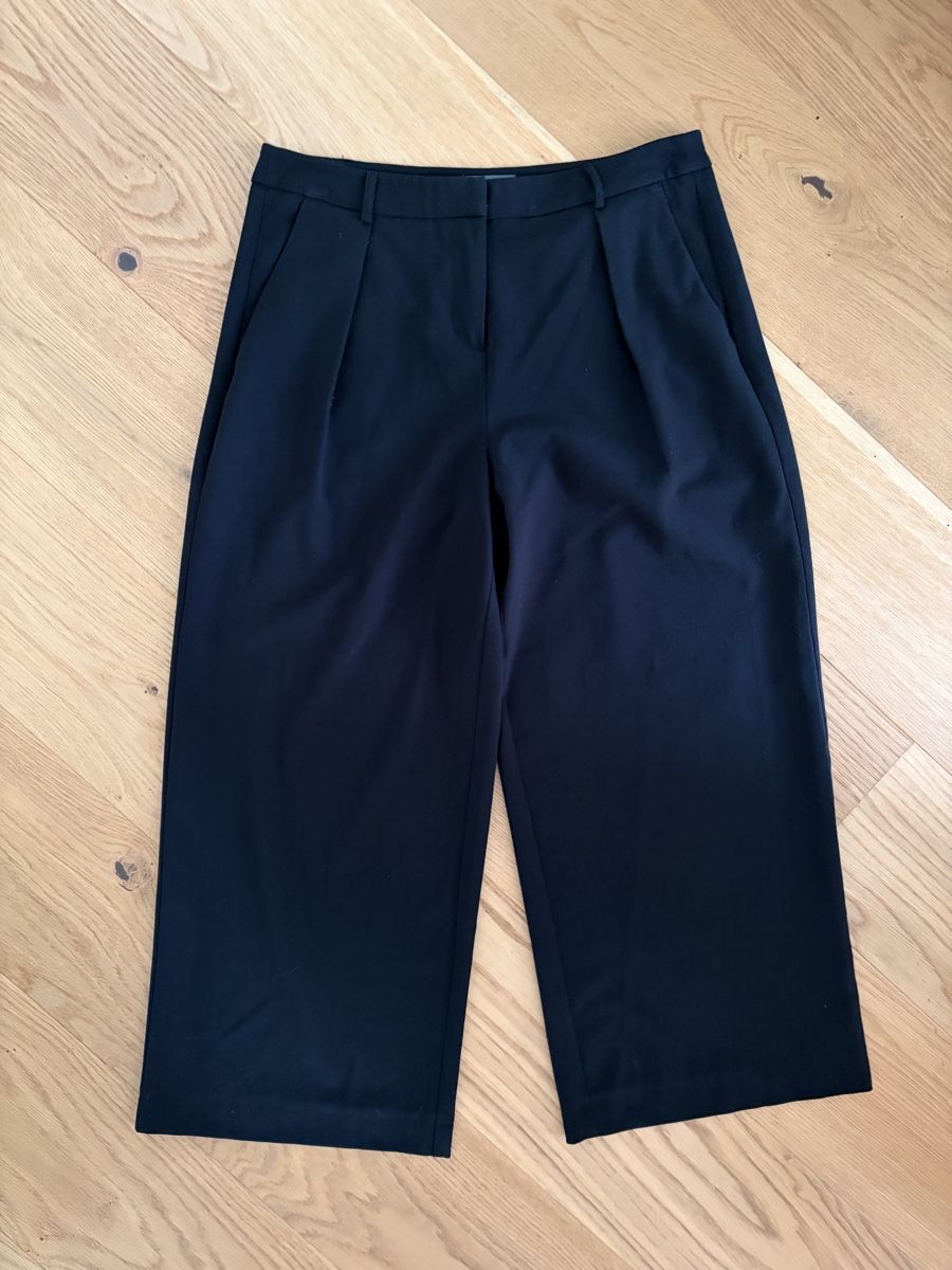 Pantalons: Culotte Gr. 40 schwarz – D'occasion à Zollikofen par PedroIV
