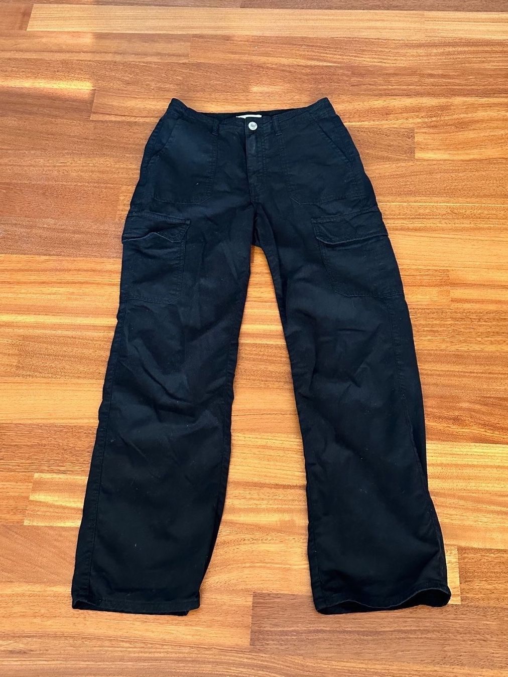 Zara Pantaloni: Schwarze Cargohose Zara Herbst Style – Usato da Schlieren venduto da car_2bwb