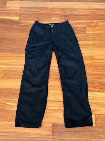 Schwarze Cargohose Zara Herbst Style